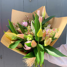 Load image into Gallery viewer, Flowers